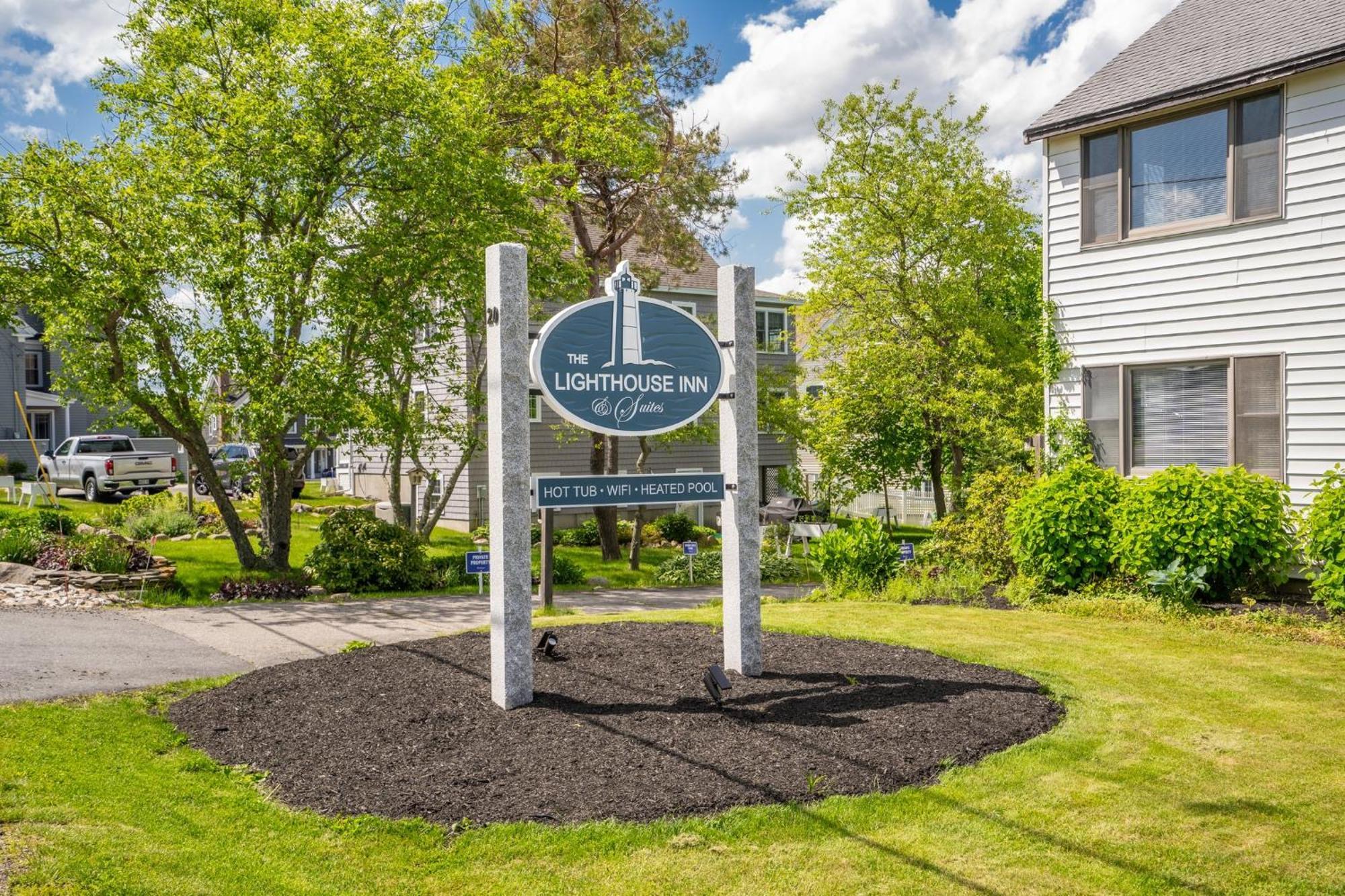 The Lighthouse Inn & Suites York Exterior photo