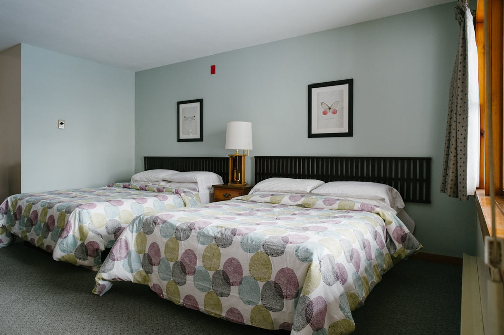 The Lighthouse Inn & Suites York Exterior photo