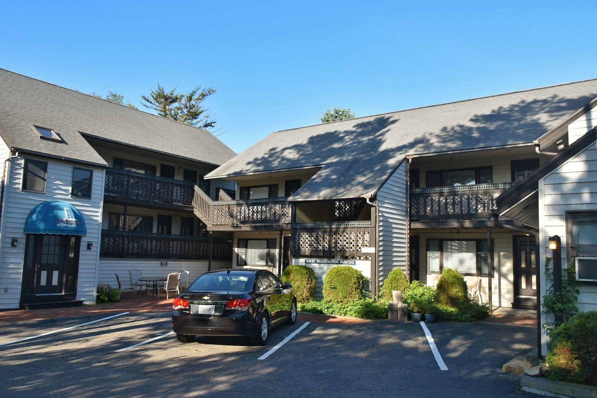The Lighthouse Inn & Suites York Exterior photo